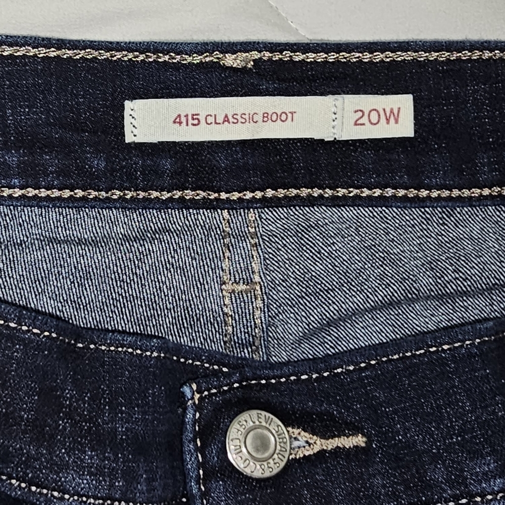 Levi Bootcut - Picture 2 of 4